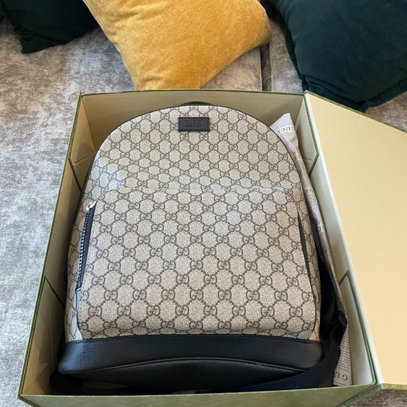 GUCCI GG Supreme Backpack--LIKE NEW--PRISTINE CONDITION main image 9